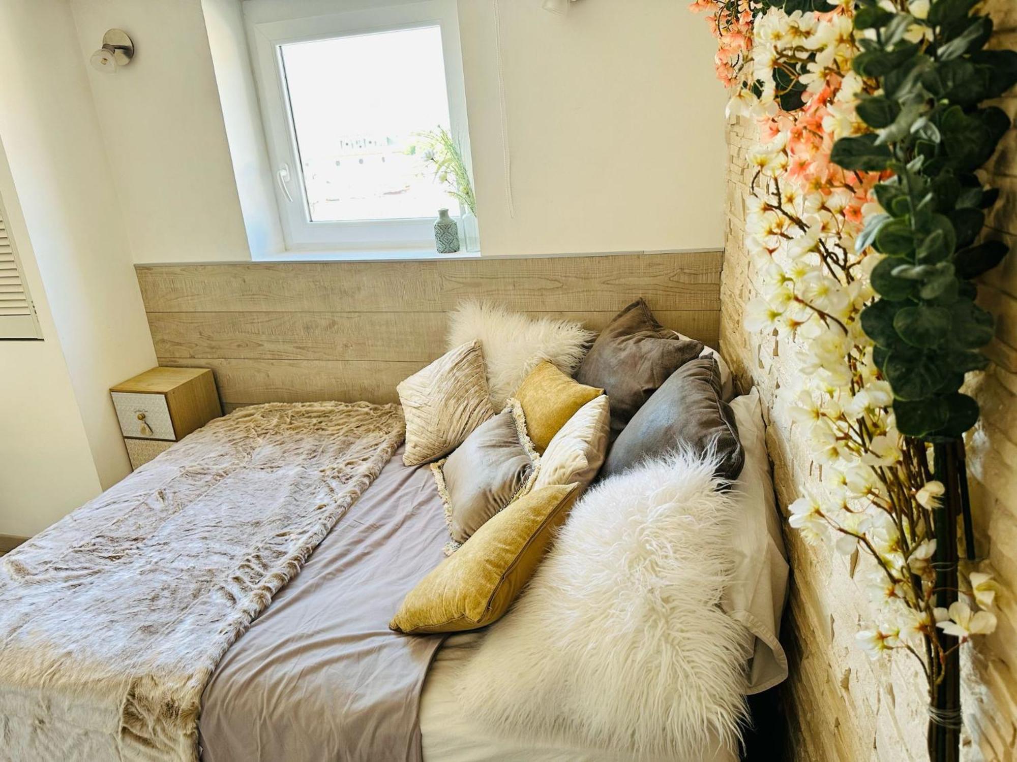 Bulle De Charme Avec Vue Apartment แปร์ปินญอง ภายนอก รูปภาพ
